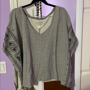TERRY CLOTH GRAY TOP W/ TRIBAL PRINT. BILLABONG